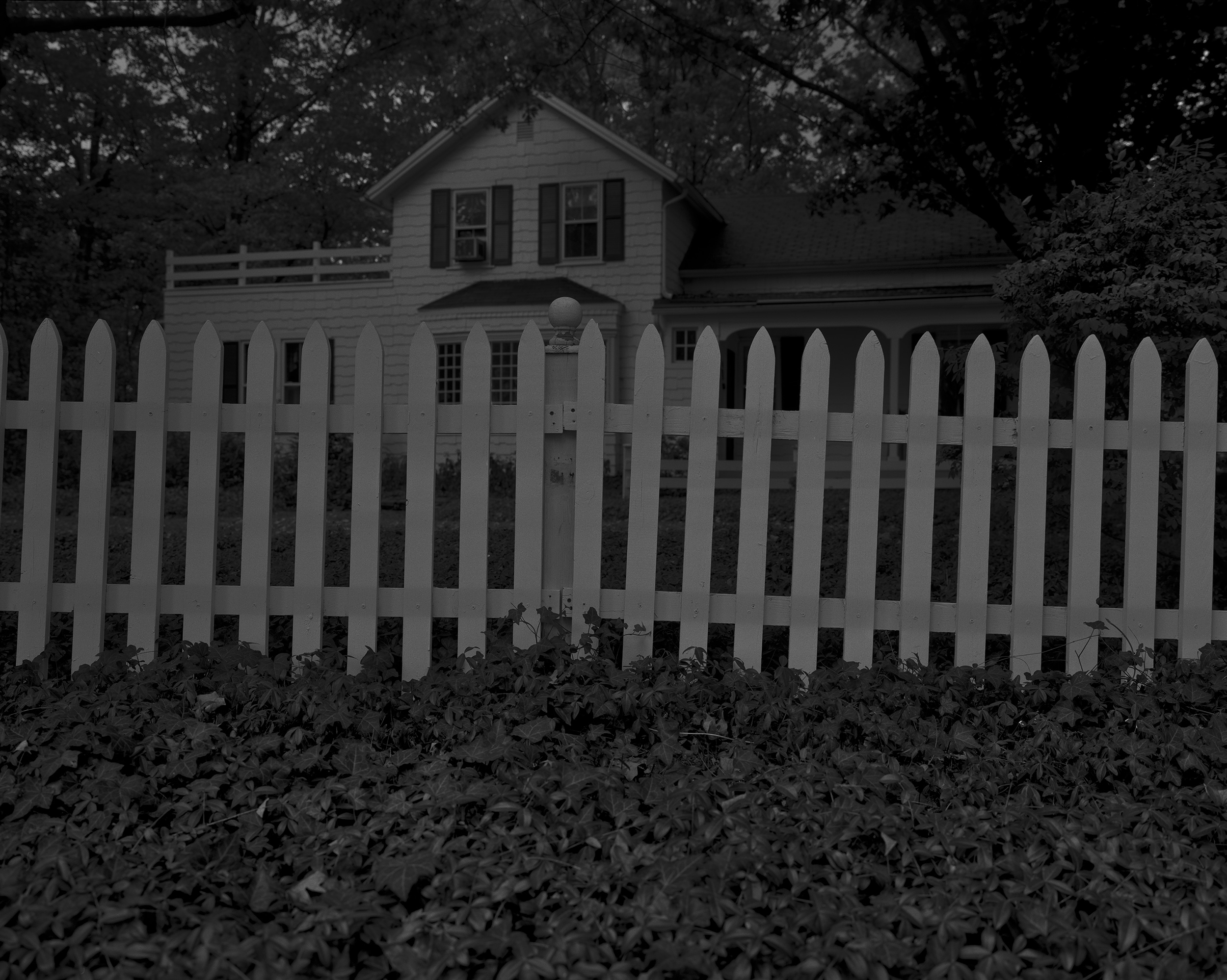 Dawoud Bey, Untitled #1 (Picket Fence and Farmhouse). Dawoud Bey, Untitled #1 (Picket Fence and Farmhouse).